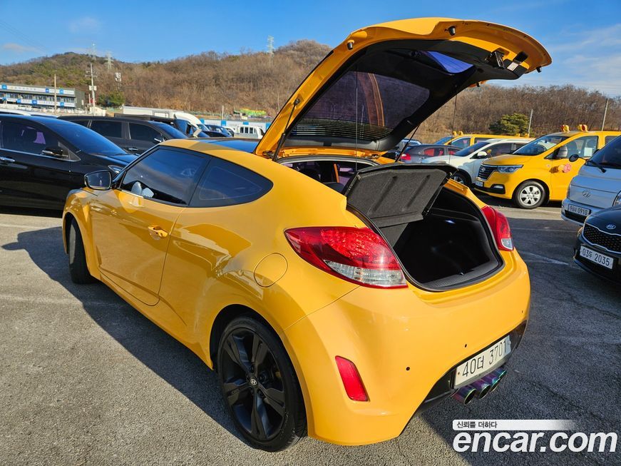Hyundai Veloster 2012