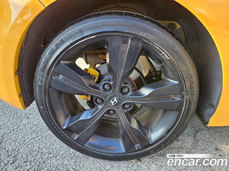 Hyundai Veloster 2012