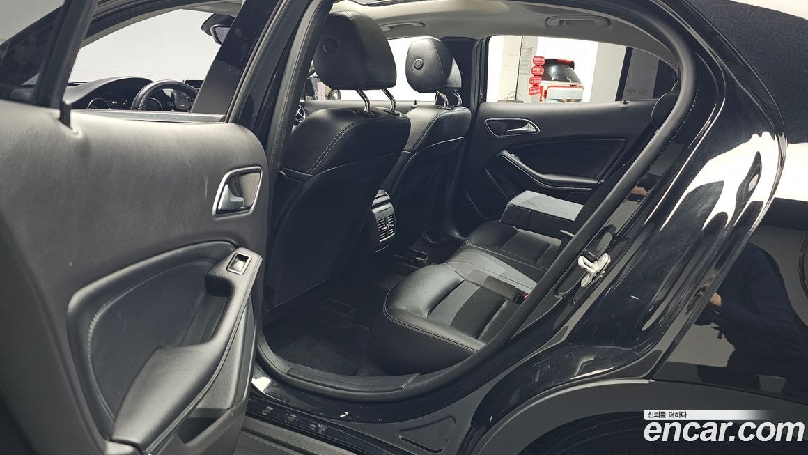 Mercedes-Benz GLA-Class 2018