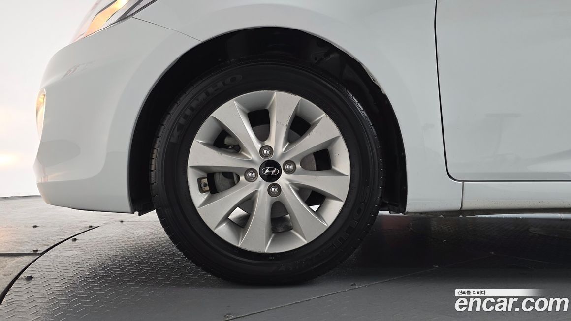 Hyundai Accent 2015
