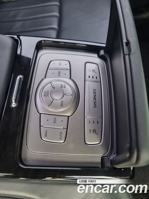 Hyundai Genesis 2013