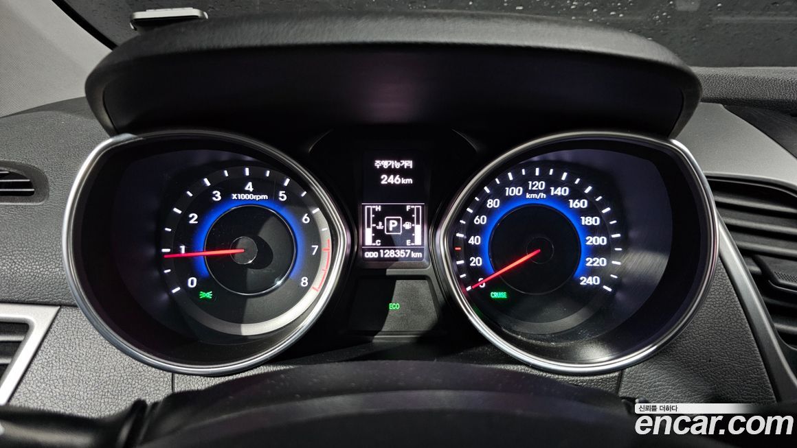 Hyundai AVANTE 2015