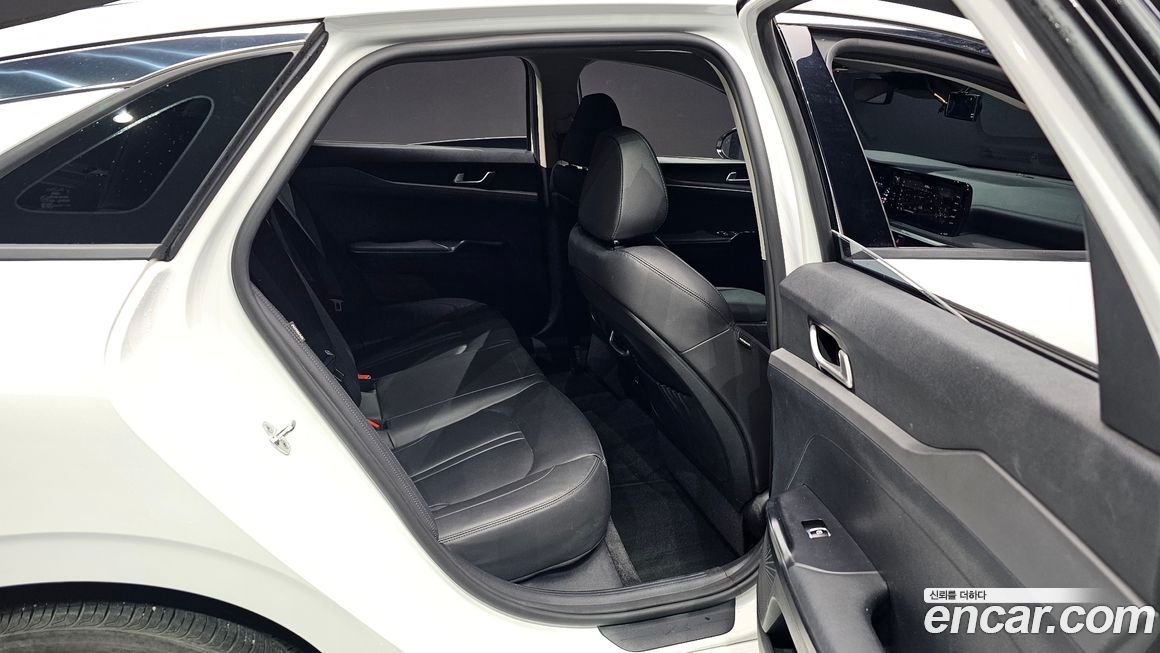 Kia K5 2023