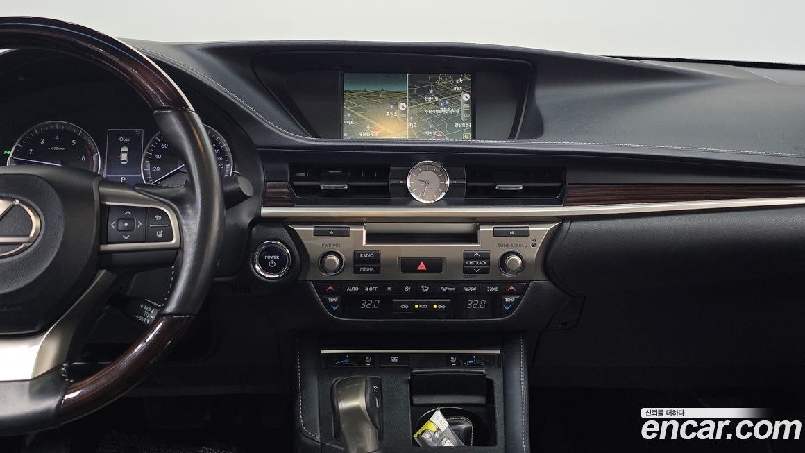 Lexus ES 2018