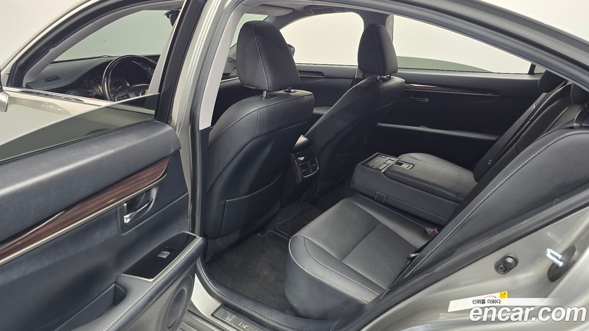 Lexus ES 2018