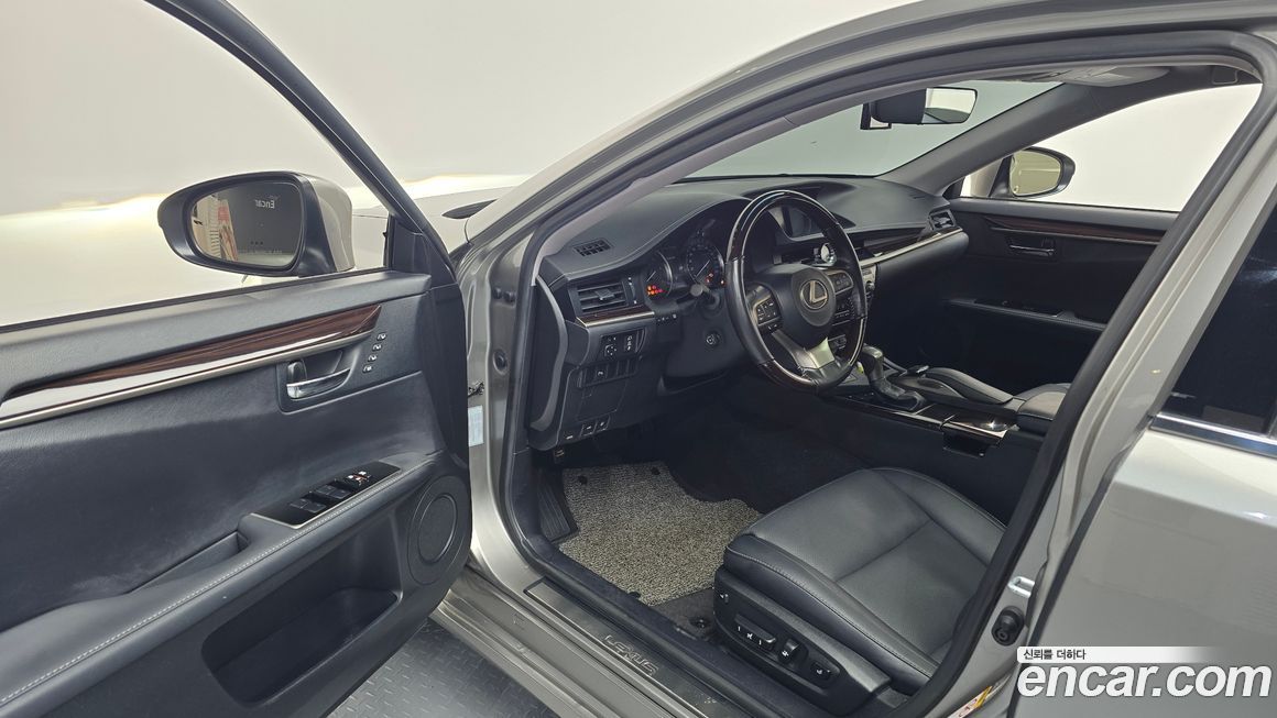 Lexus ES 2018