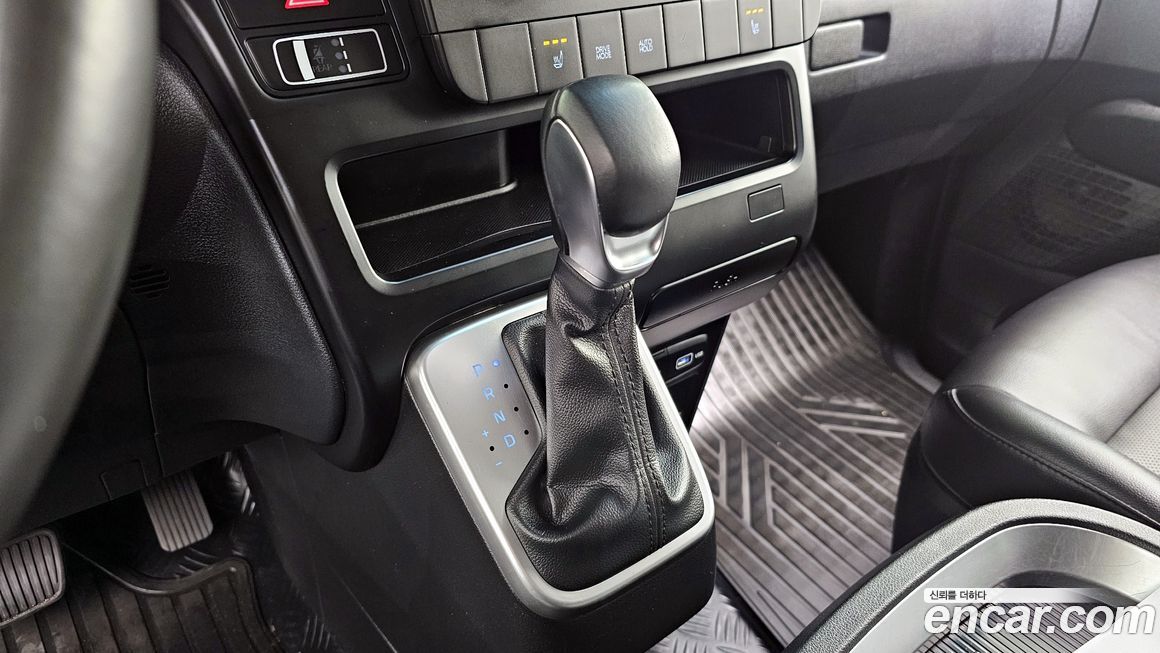 Hyundai Staria 2022