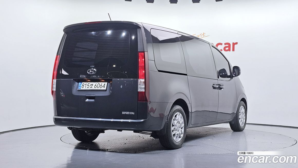 Hyundai Staria 2022