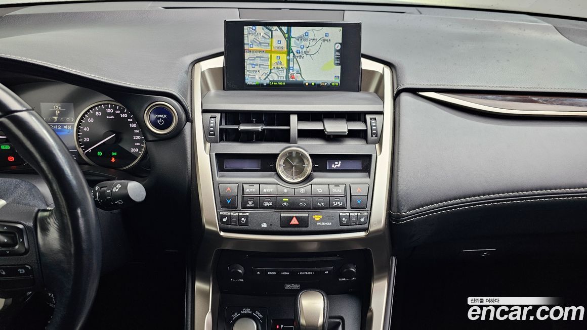 Lexus NX 2015