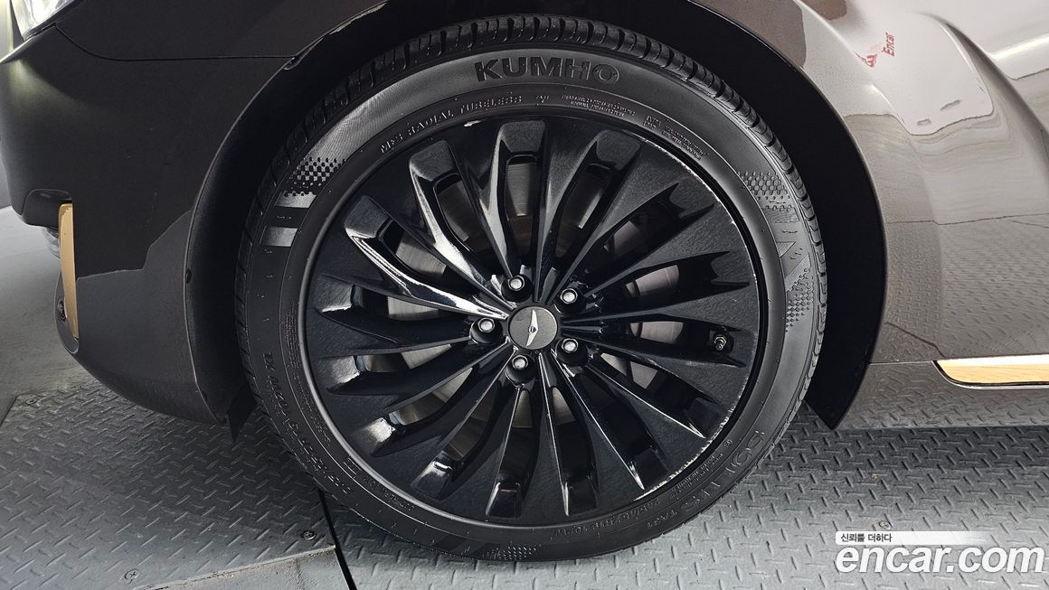 Genesis EQ900 2016