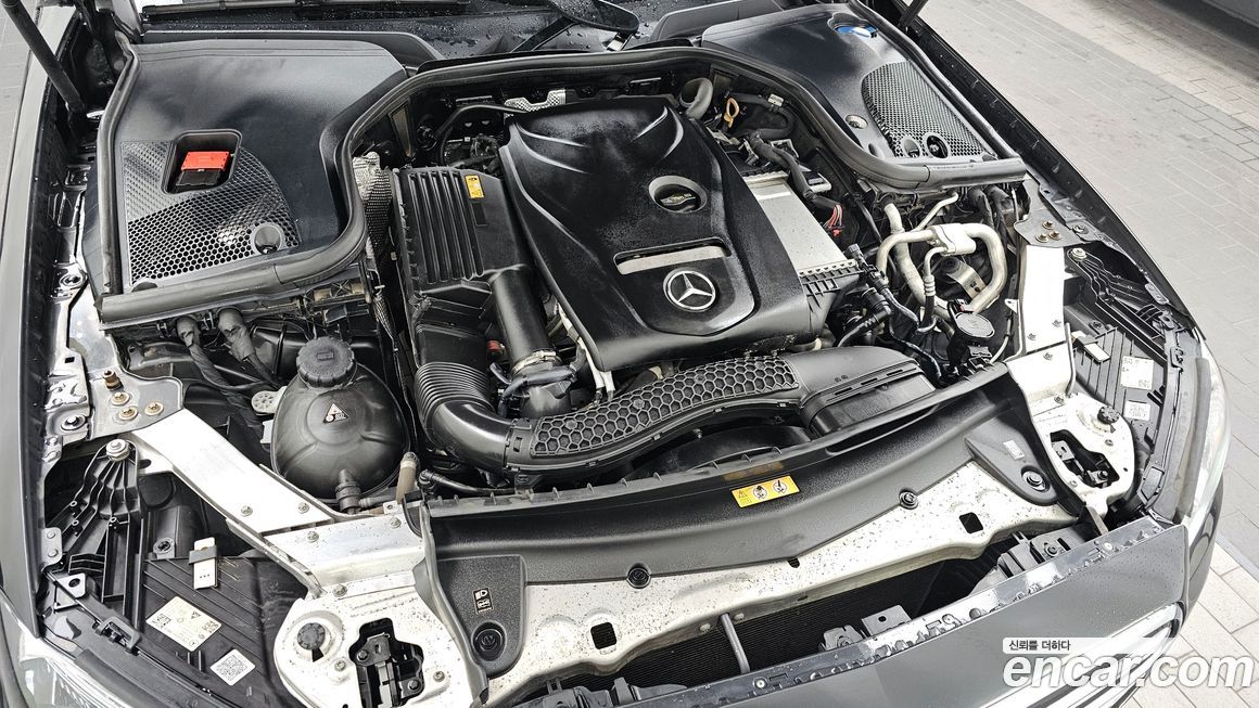 Mercedes-Benz E-Class 2021