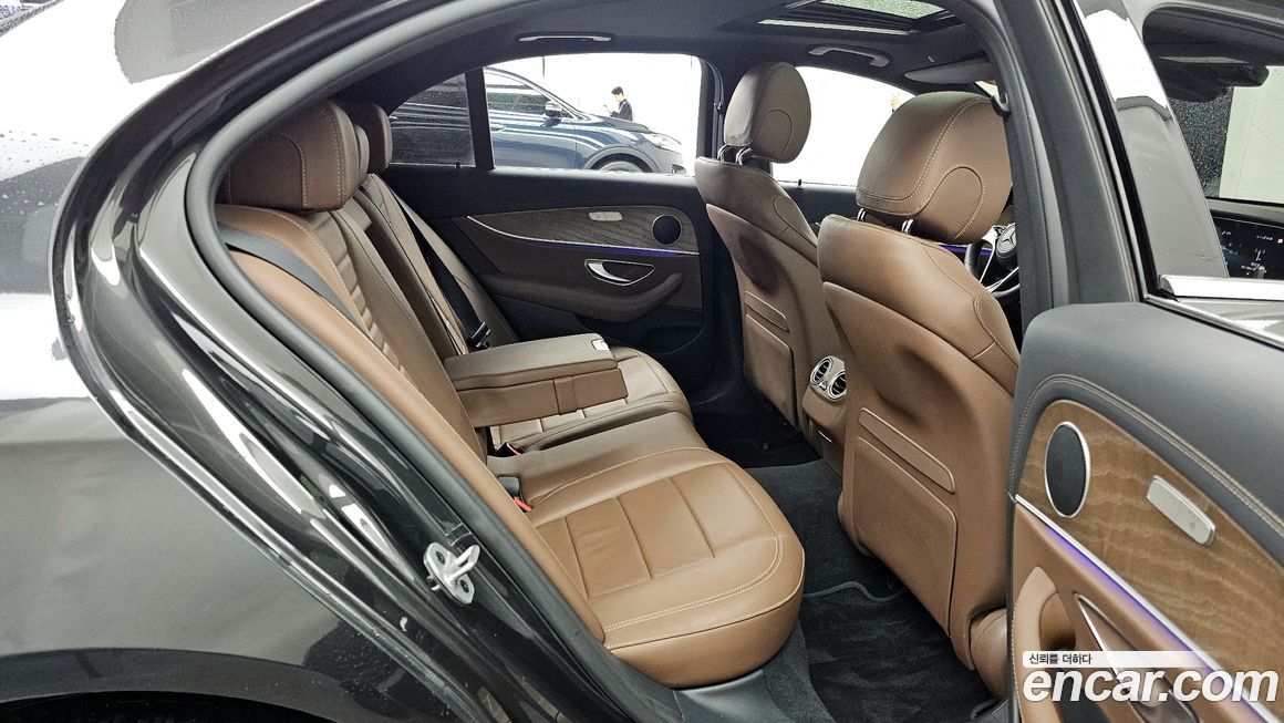 Mercedes-Benz E-Class 2021
