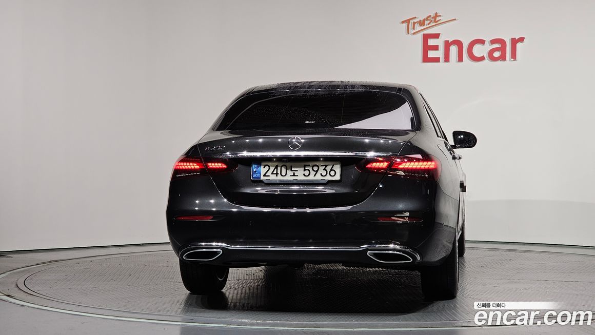 Mercedes-Benz E-Class 2021