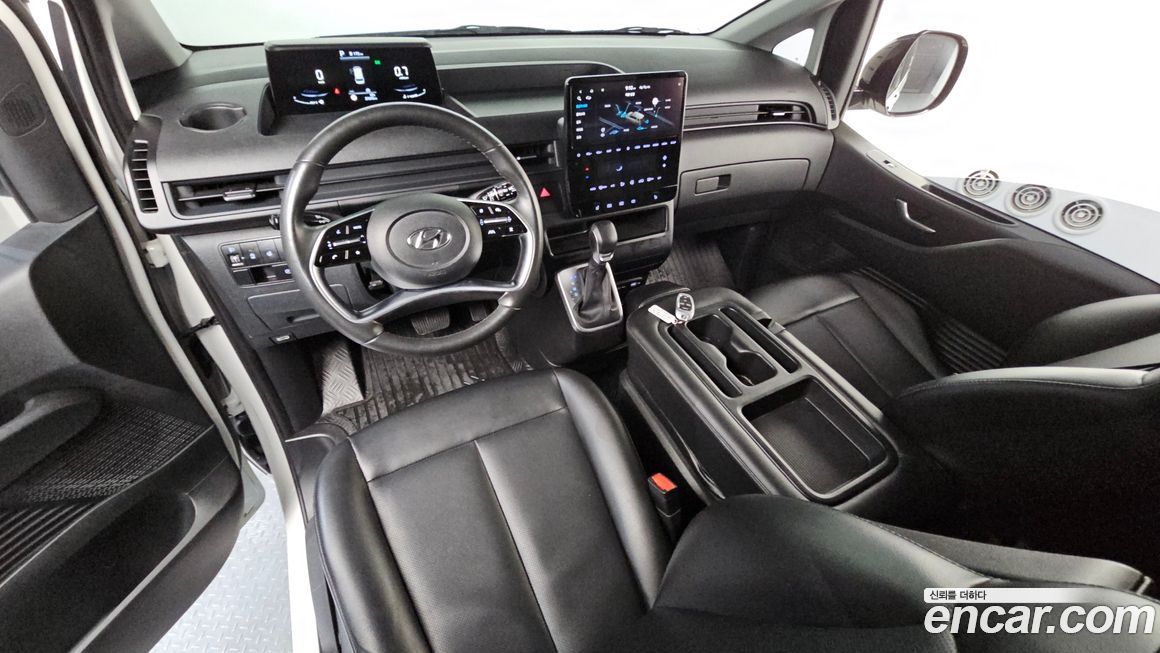 Hyundai Staria 2023