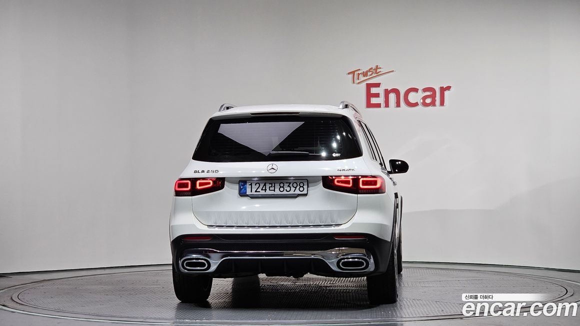 Mercedes-Benz GLB-Class 2021