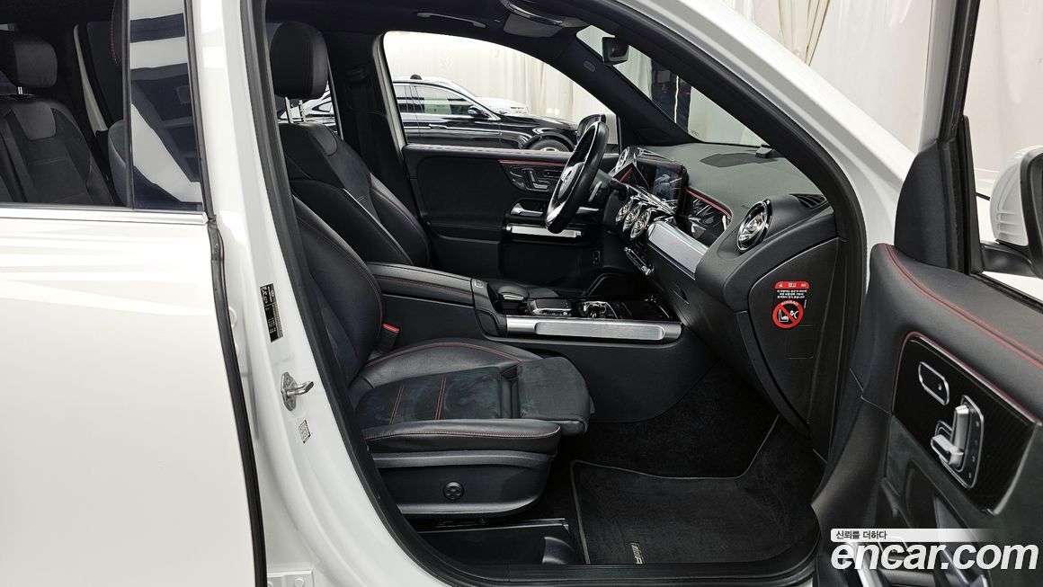 Mercedes-Benz GLB-Class 2021