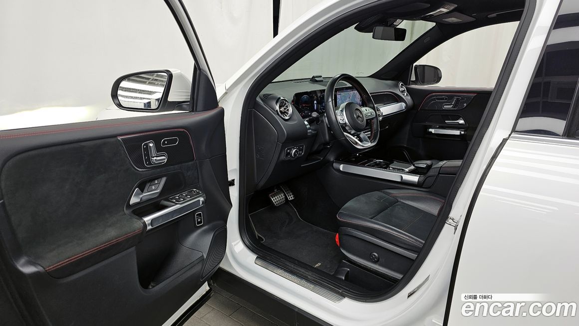 Mercedes-Benz GLB-Class 2021