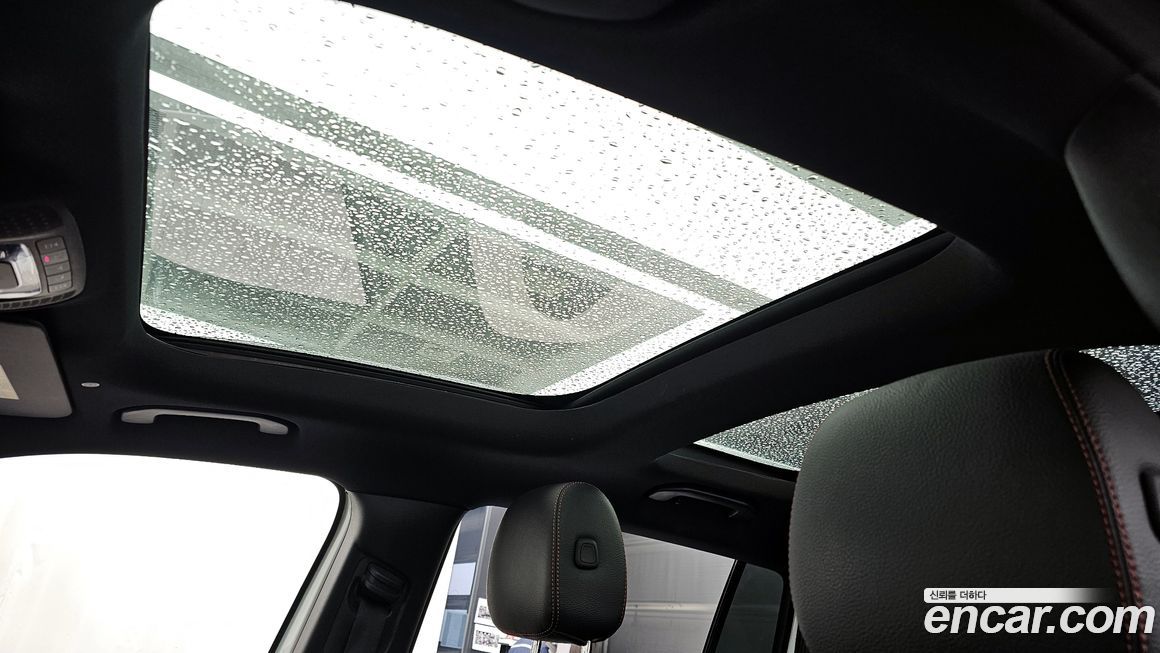 Mercedes-Benz GLB-Class 2021