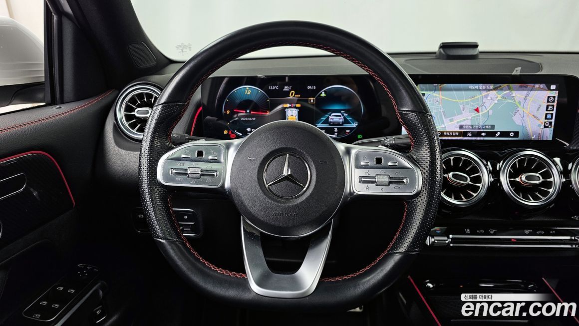 Mercedes-Benz GLB-Class 2021