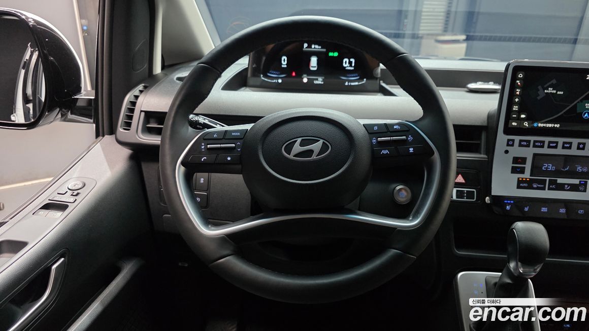 Hyundai Staria 2025