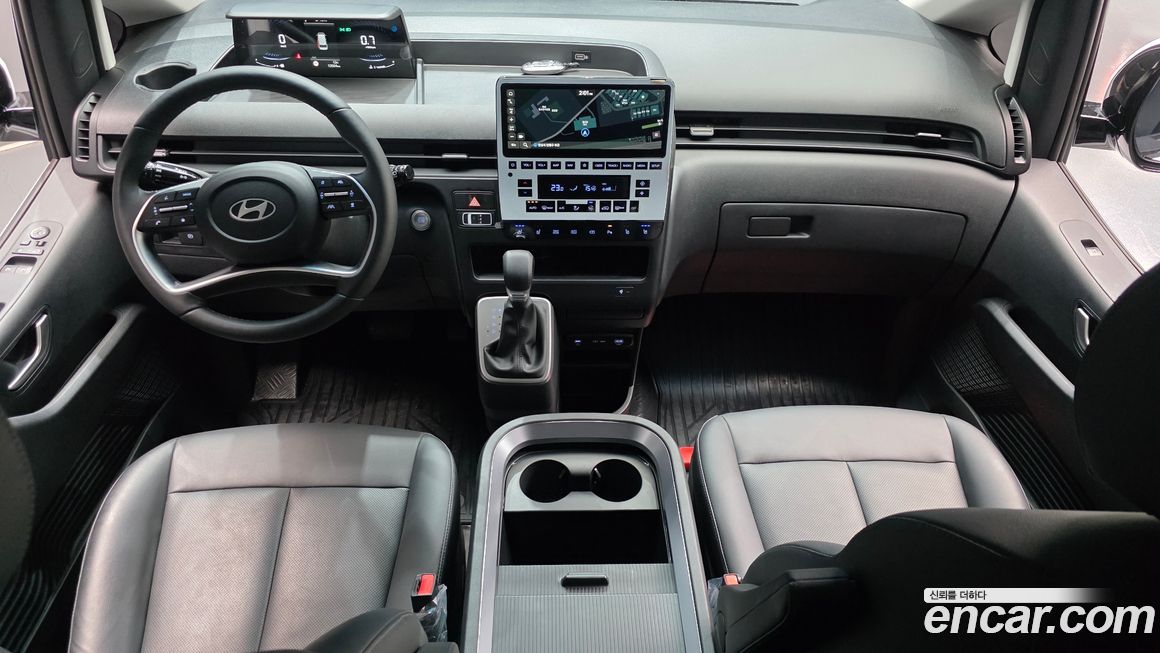 Hyundai Staria 2025
