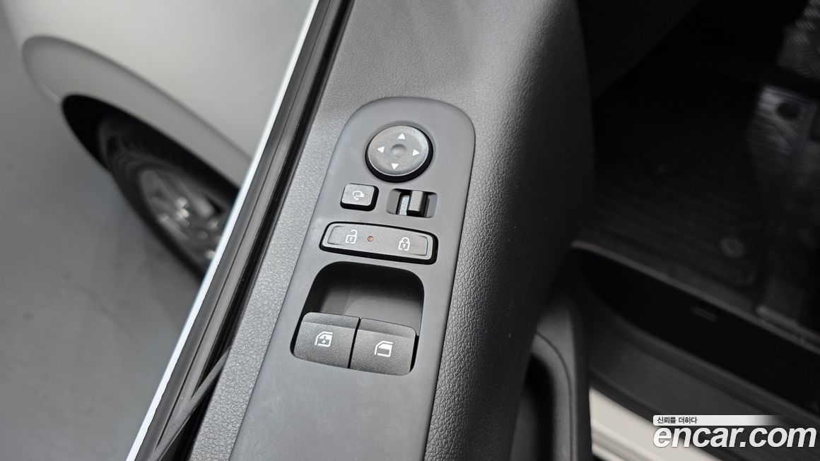 Hyundai Staria 2025