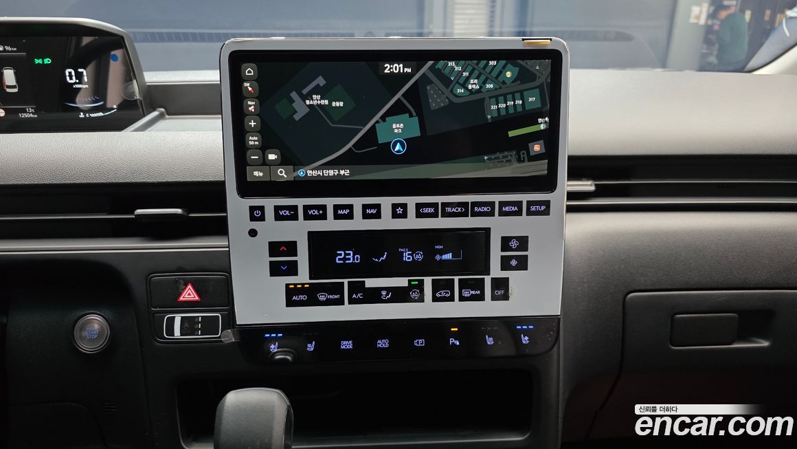 Hyundai Staria 2025