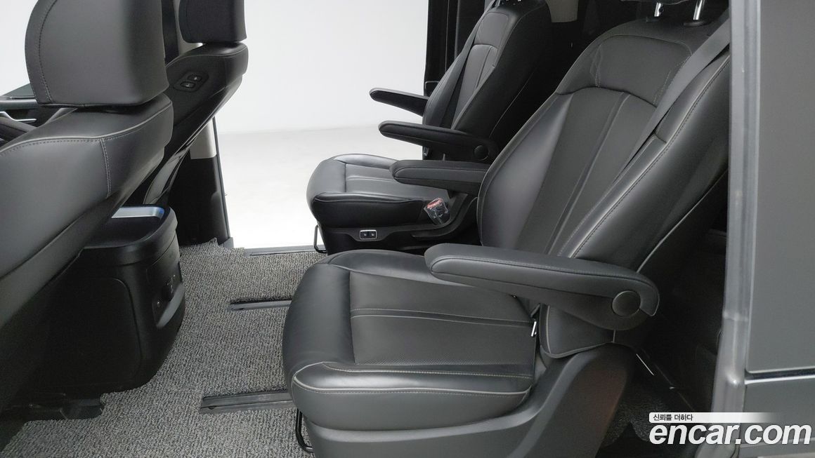 Hyundai Staria 2022