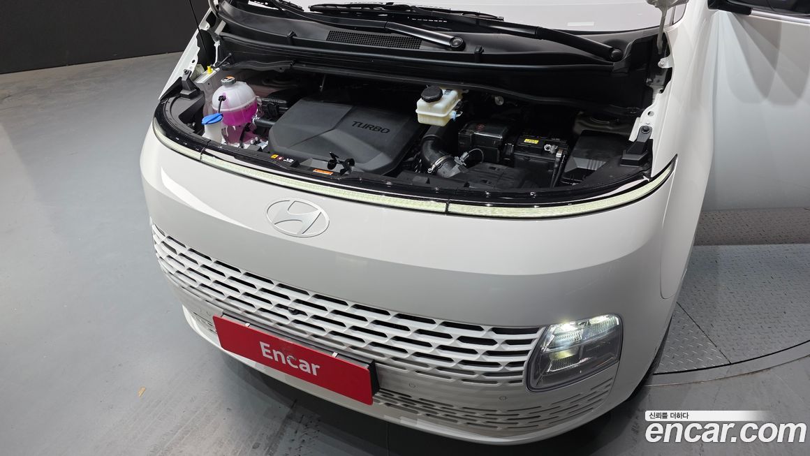 Hyundai Staria 2025