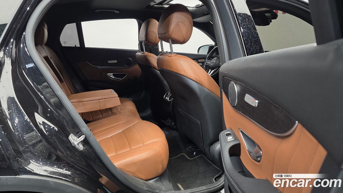 Mercedes-Benz GLC-Class 2021