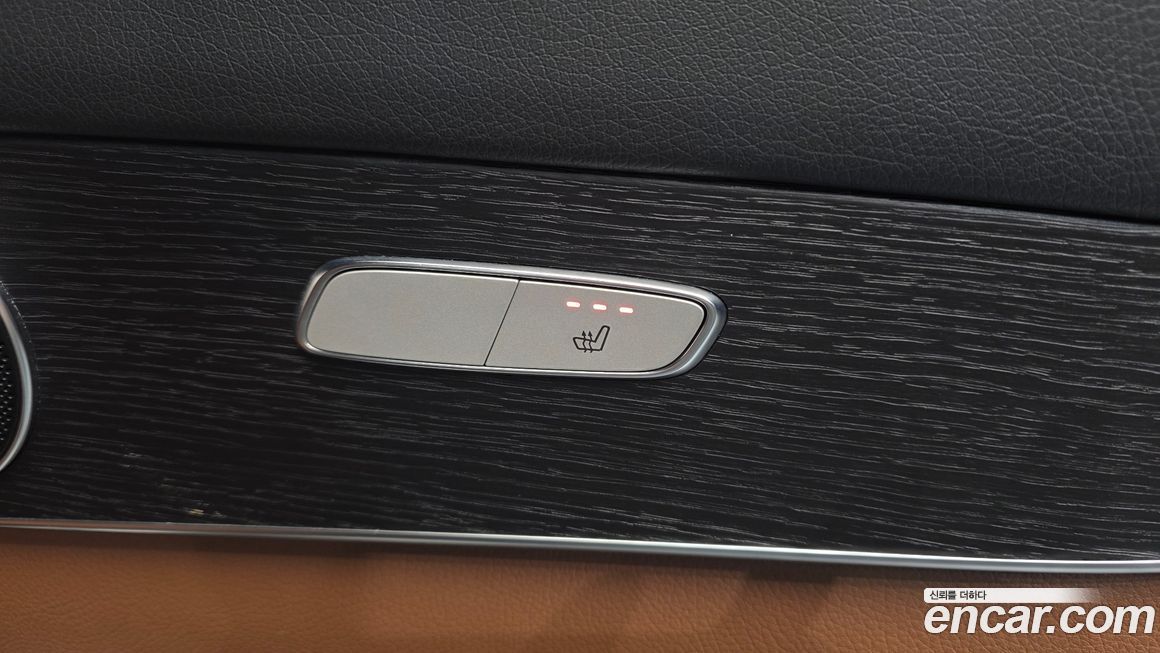 Mercedes-Benz GLC-Class 2021