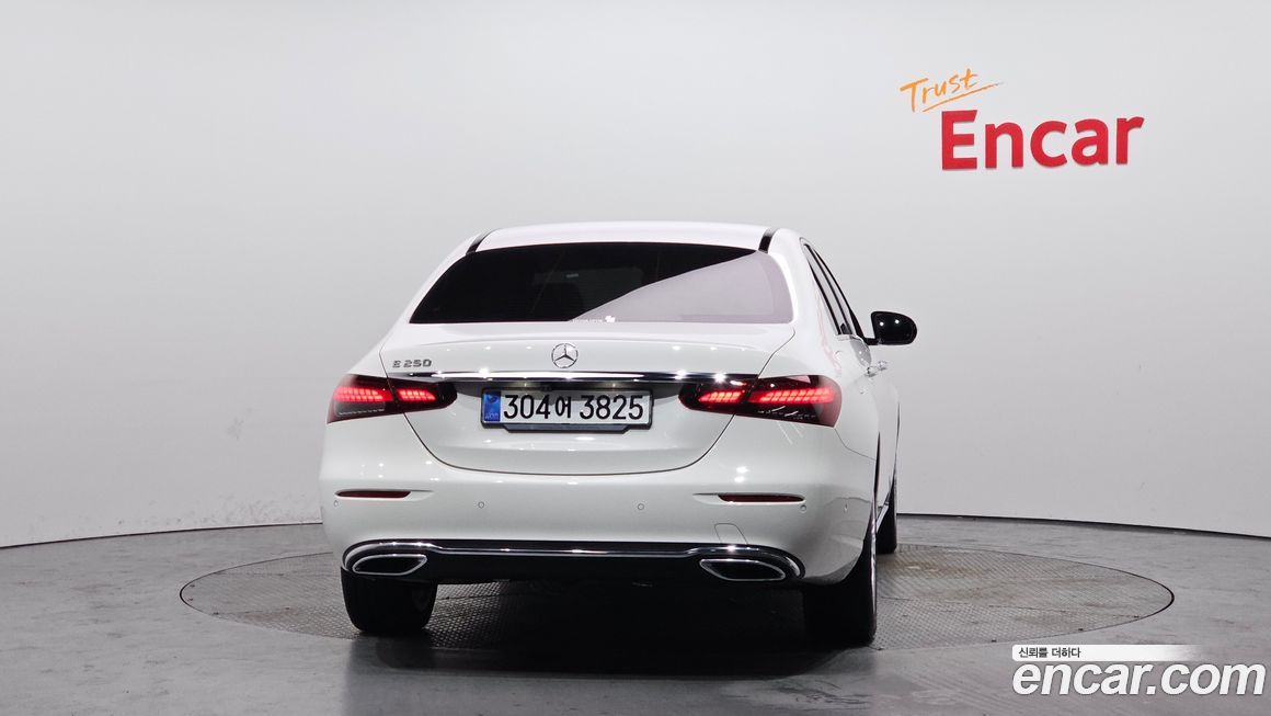 Mercedes-Benz E-Class 2021