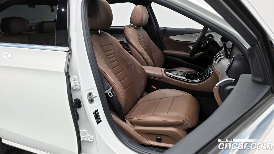 Mercedes-Benz E-Class 2021