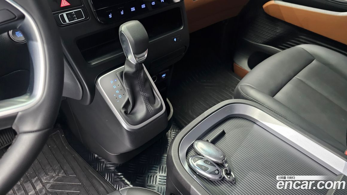 Hyundai Staria 2025