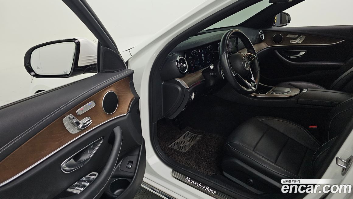 Mercedes-Benz E-Class 2021