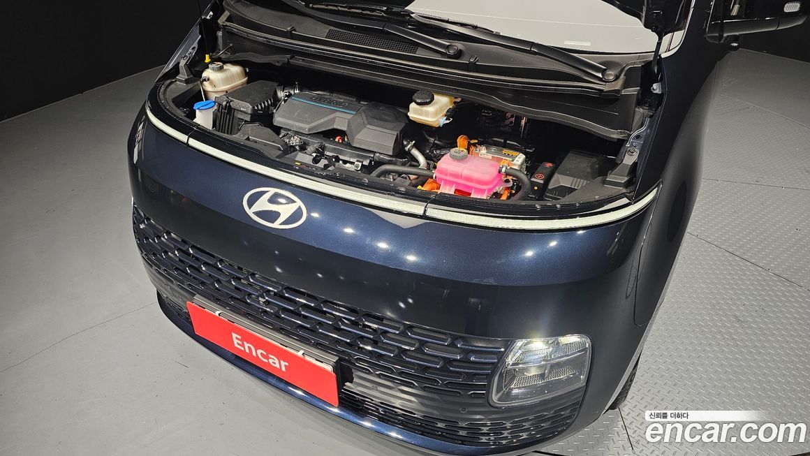 Hyundai Staria 2025
