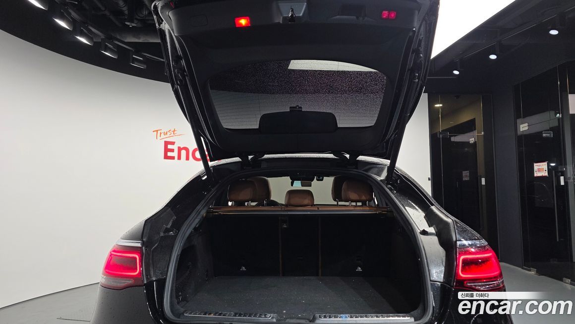 Mercedes-Benz GLC-Class 2021