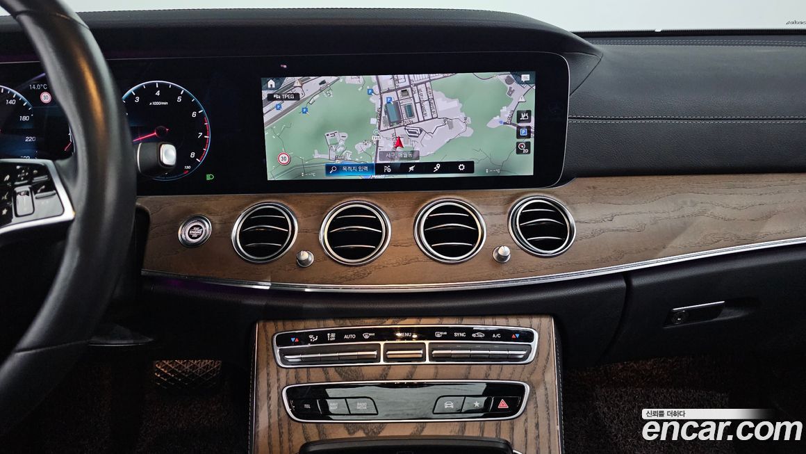 Mercedes-Benz E-Class 2021