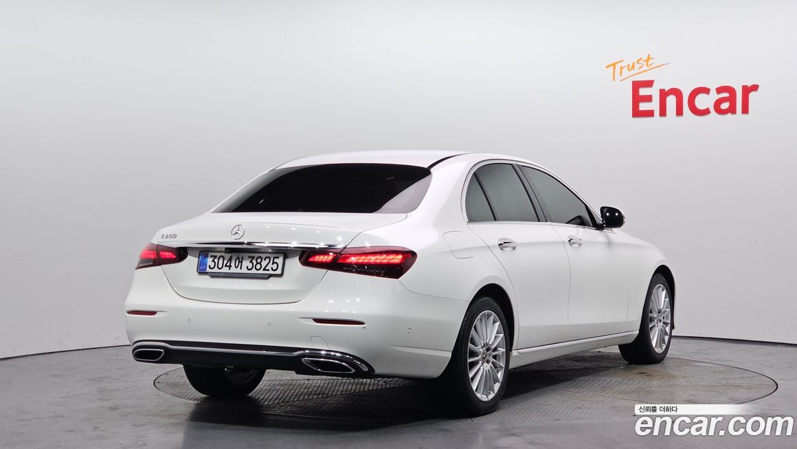 Mercedes-Benz E-Class 2021