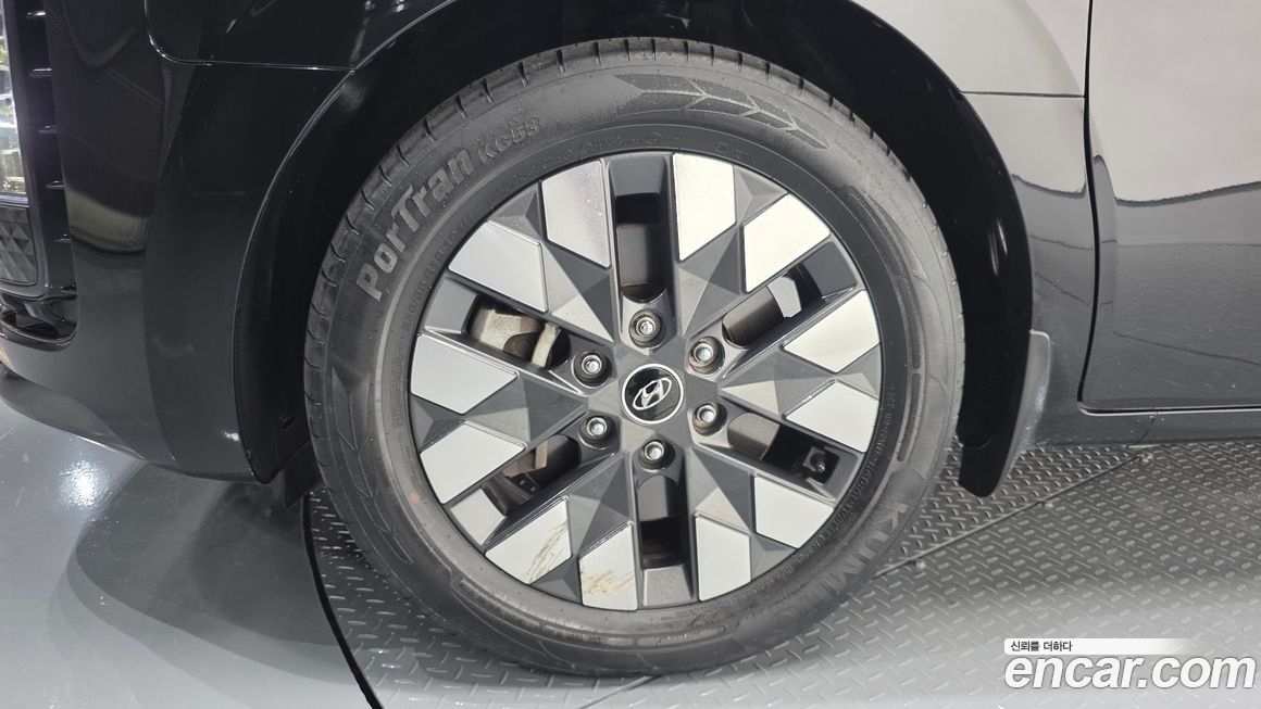 Hyundai Staria 2022