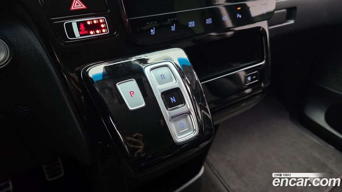 Hyundai Staria 2022