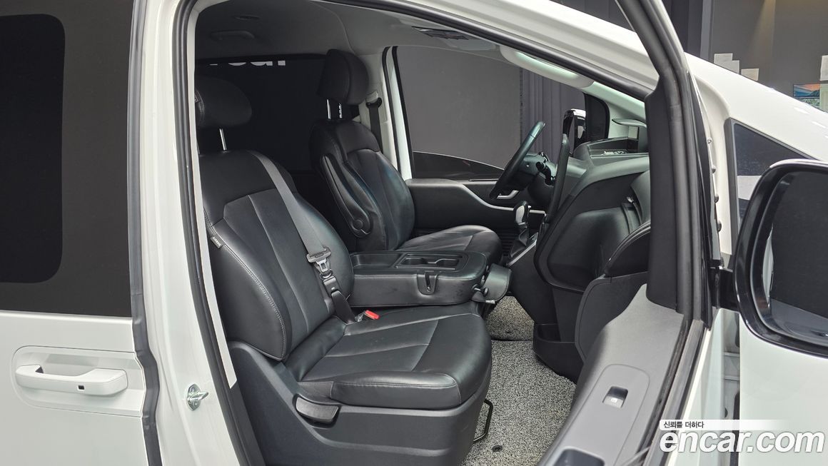 Hyundai Staria 2023