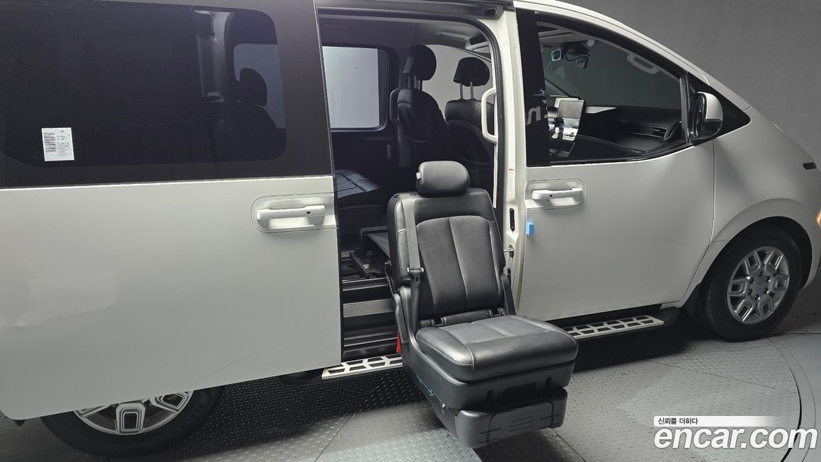 Hyundai Staria 2023