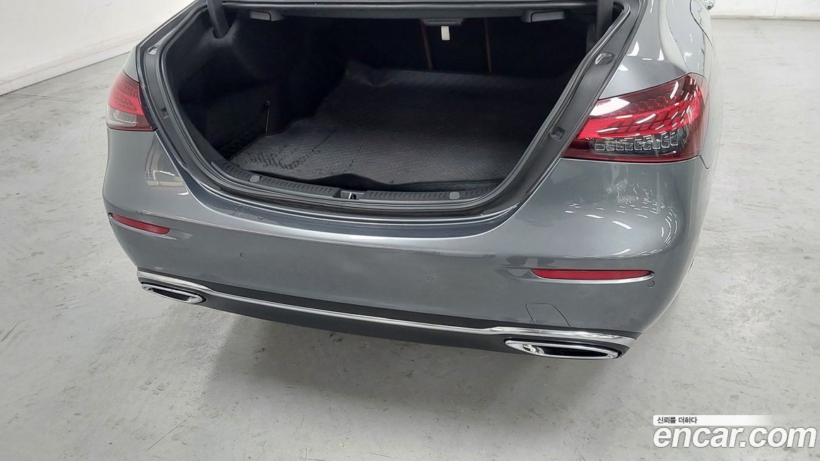 Mercedes-Benz E-Class 2021