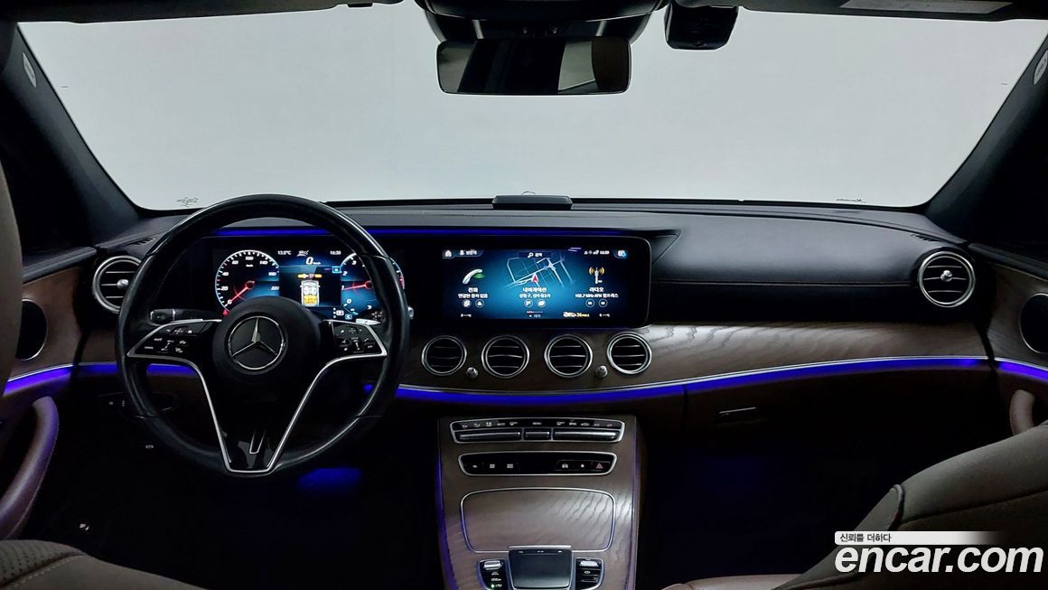 Mercedes-Benz E-Class 2021