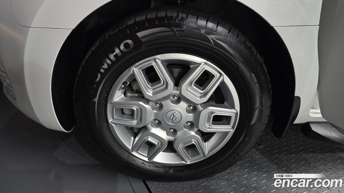 Hyundai Staria 2023