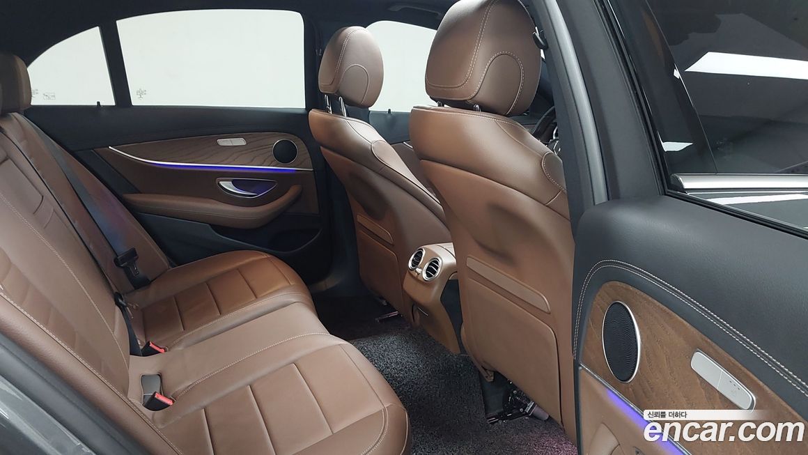 Mercedes-Benz E-Class 2021
