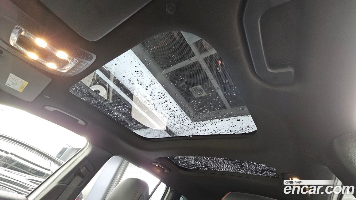 Mercedes-Benz GLB-Class 2025