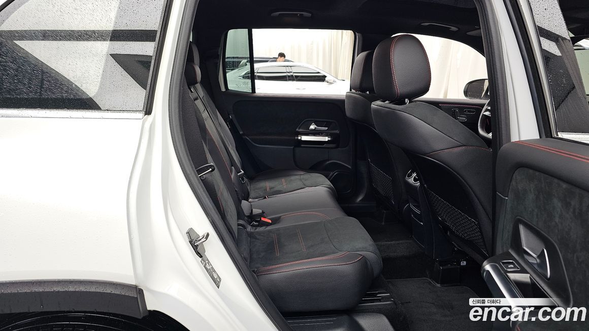 Mercedes-Benz GLB-Class 2025