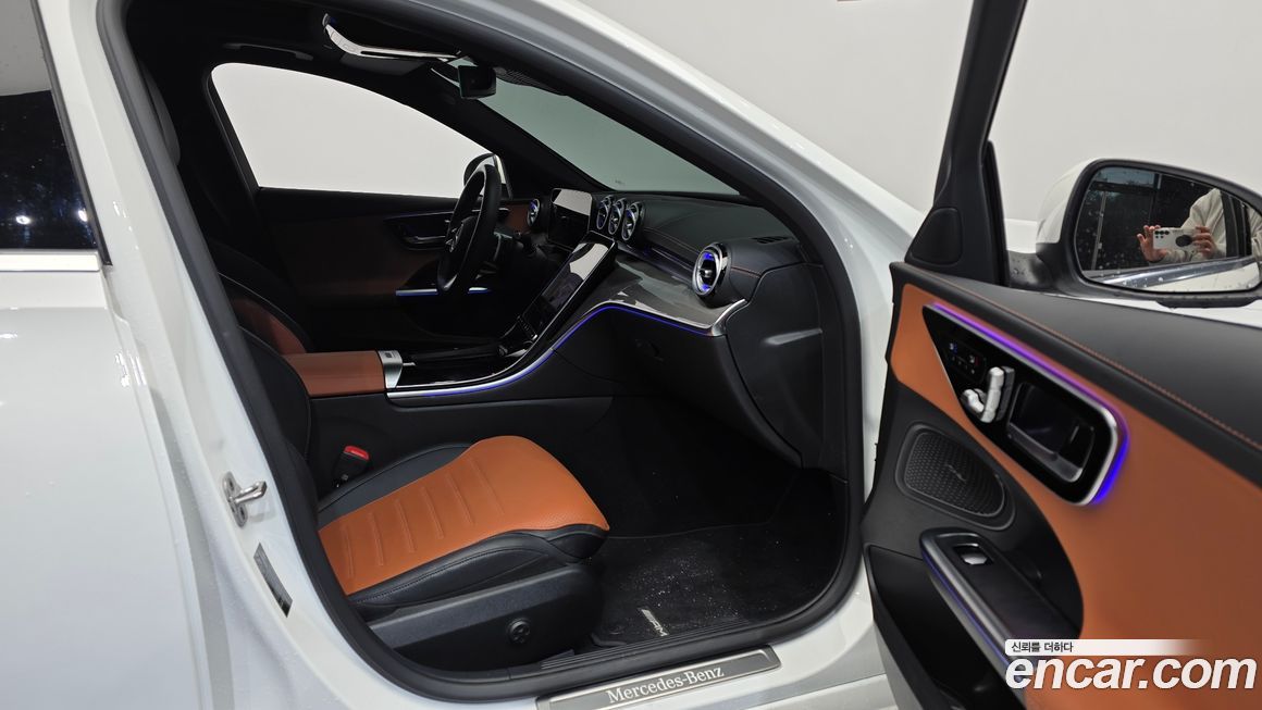 Mercedes-Benz C-Class 2025